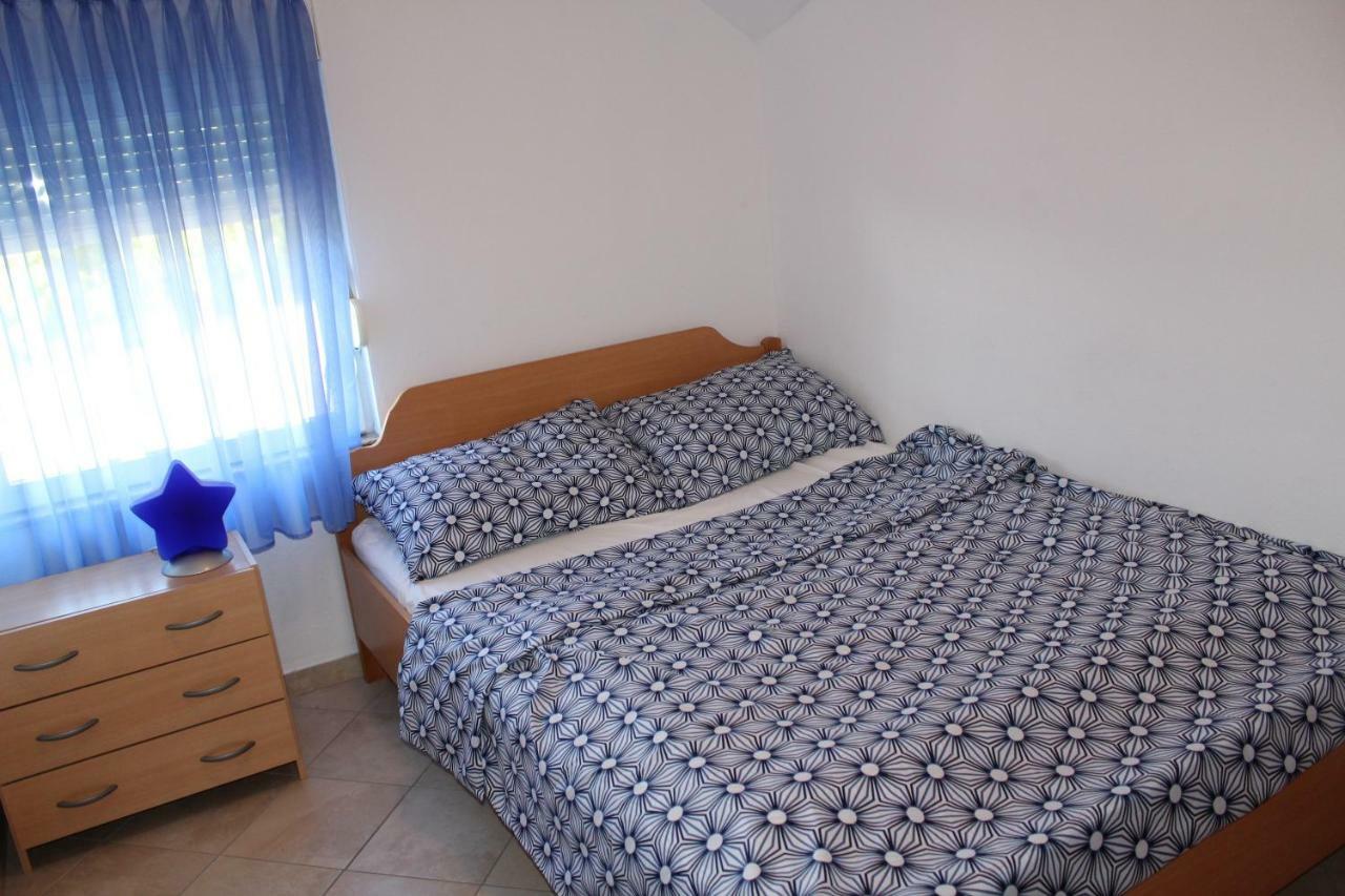 Apartments Novoselic Vir Exterior photo