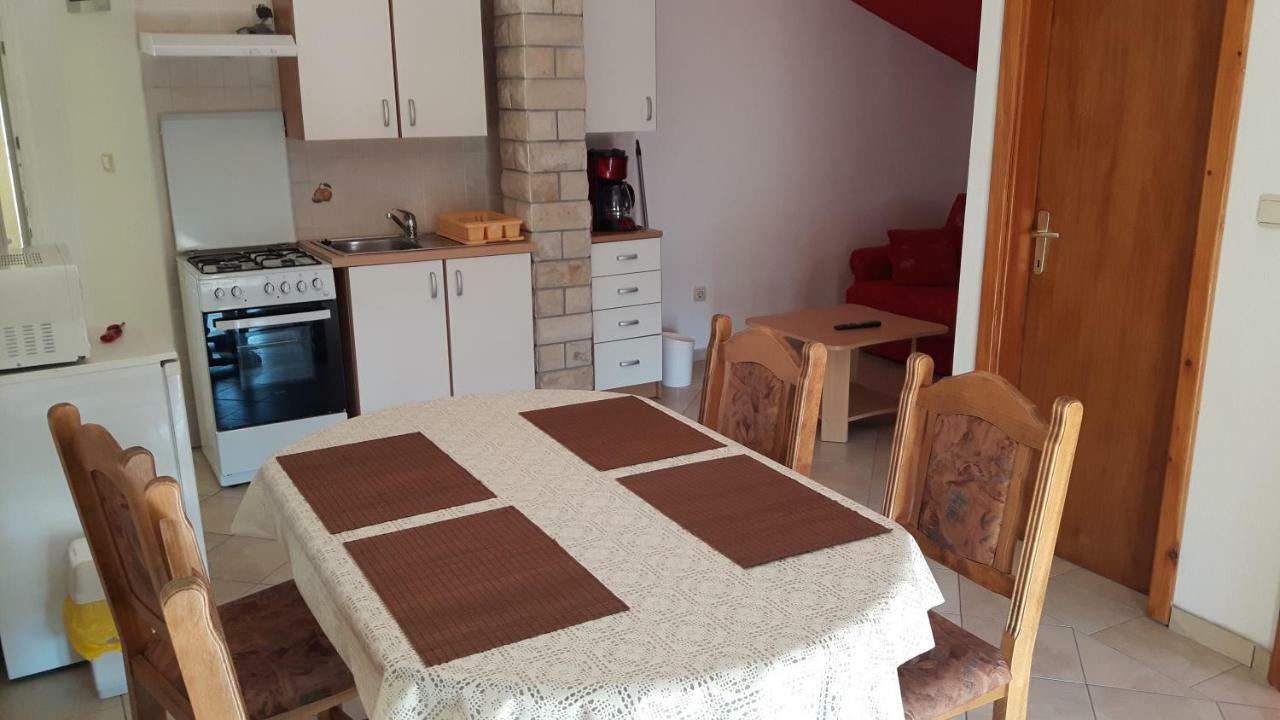 Apartments Novoselic Vir Exterior photo
